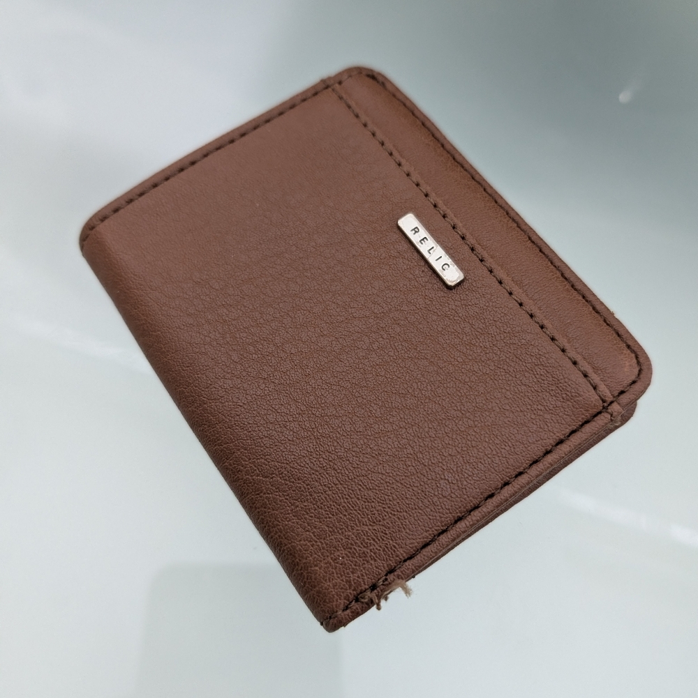 Relic Tan Leather Card Holder